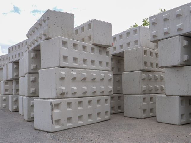 LE-GO betona bloku ražošana