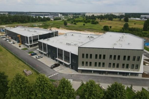 Noliktavu un biroju ēku komplekss "Versum" Ulbrokas ielā 34A, Rīgā